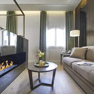 https://messori-suites.it-tuscanyhotel.com